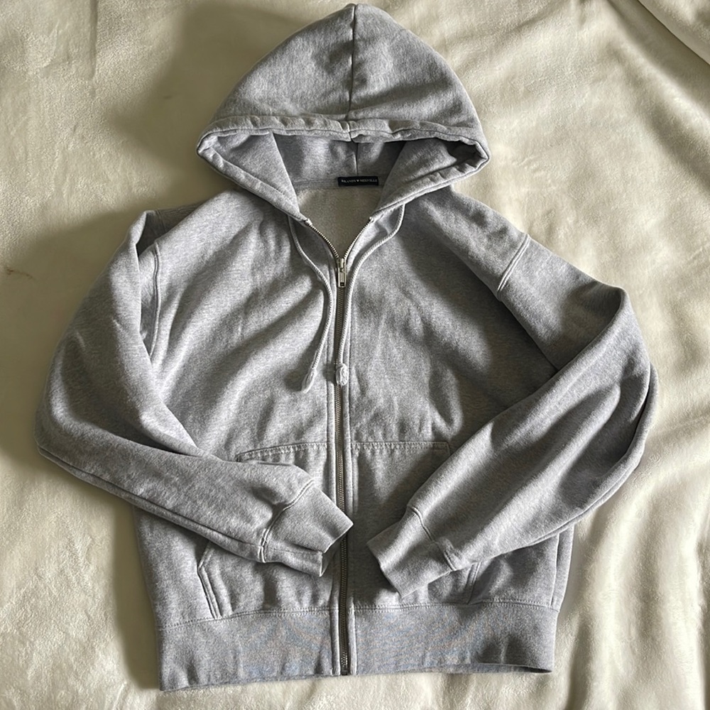🏷 brandy Melville grey hooded zip up sweatshirt